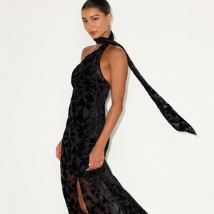 Lulu's Black One Shoulder Floral Dress